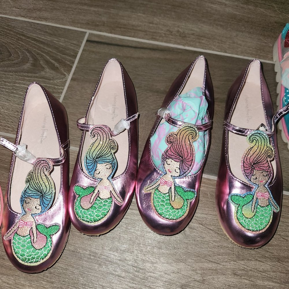 Mermaid Boutique Youth Shoes sz 2